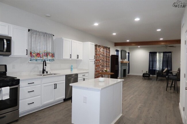 Foto del edificio - 707 N Foley St