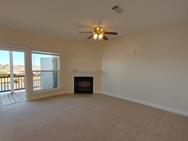 Building Photo - 118 Lakeview Dr
