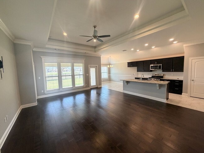 Building Photo - This home will go fast!! Super clean and ready for new tenant!