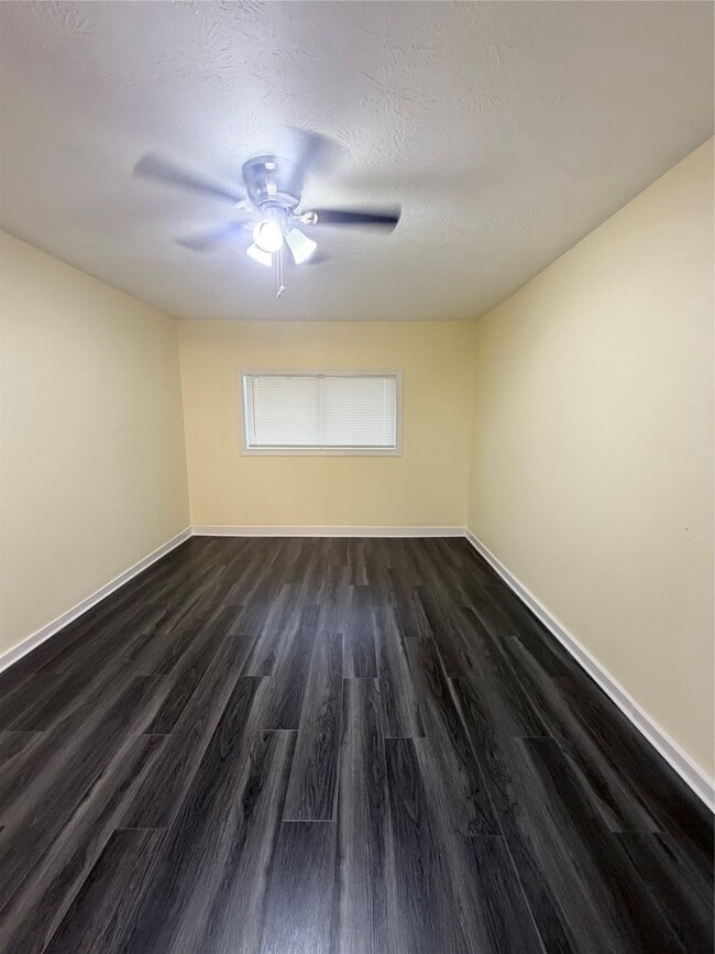 Building Photo - 3810 Lehall St
