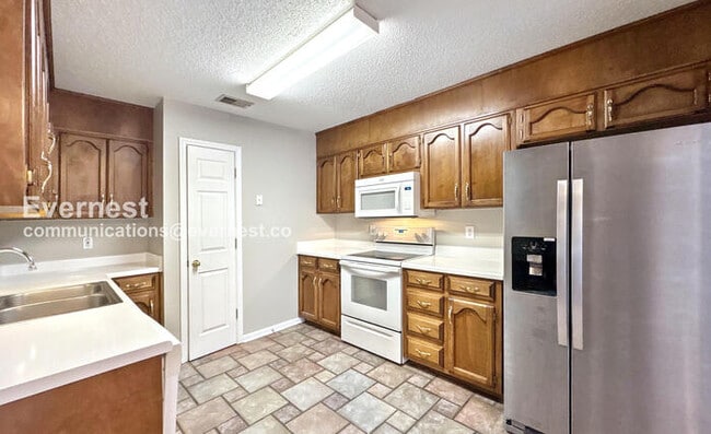 Building Photo - 161 Lake Terrace