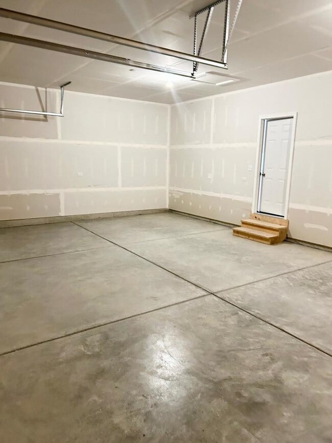 Building Photo - 2310 Truman Trail