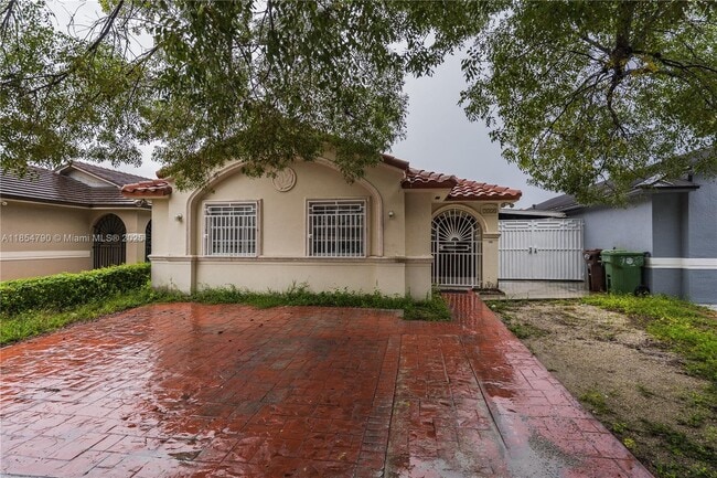 Foto del edificio - 7553 W 4th Ct