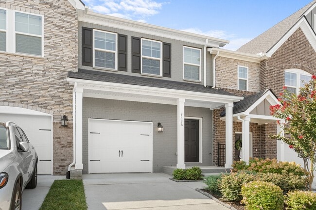 Building Photo - 5338 Bellflower Hls