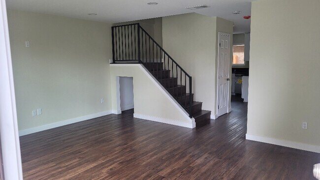 Building Photo - 991 Willow Ave