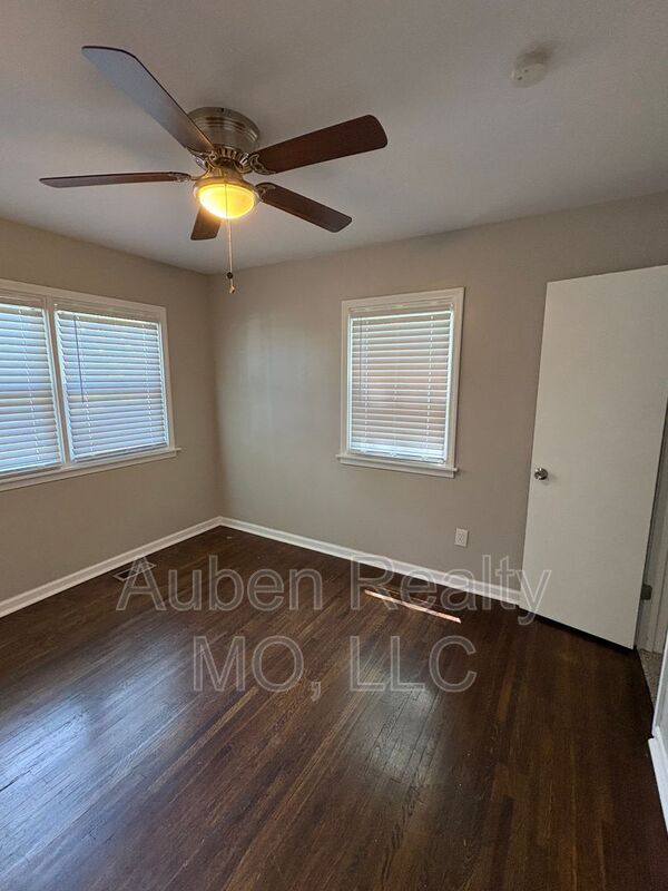 Foto del edificio - 2522 N River Blvd
