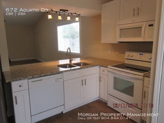 Building Photo - 672 Aquatic Dr