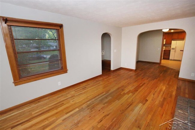 Building Photo - 2914 Manor Dr