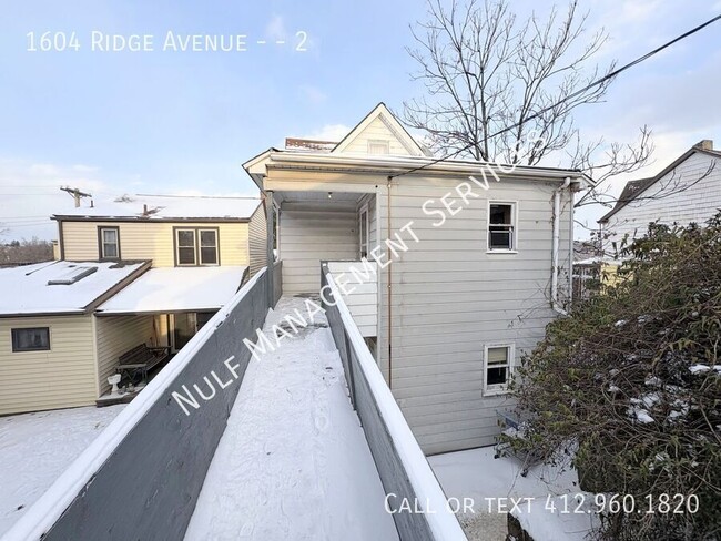 Foto del edificio - 1604 Ridge Ave