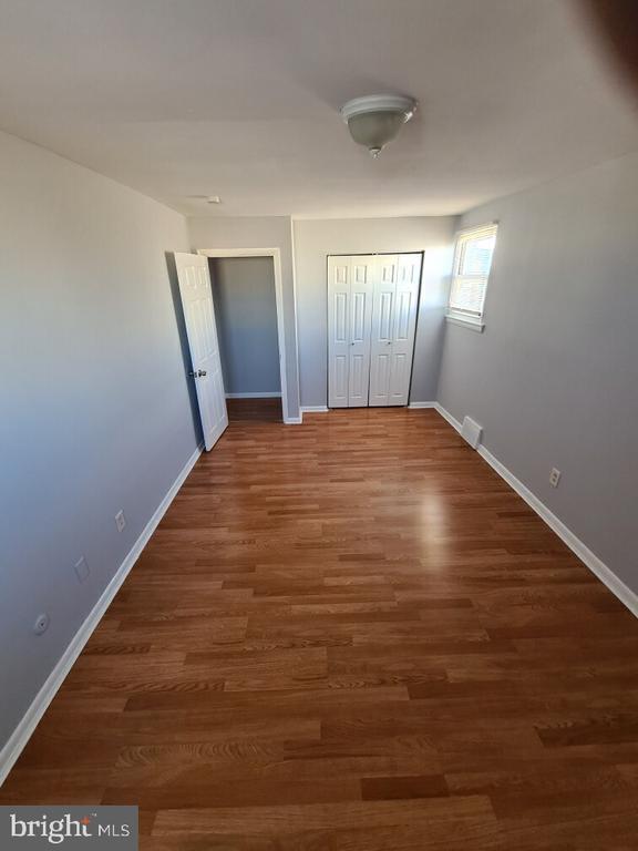 Building Photo - 9411 Lansford St