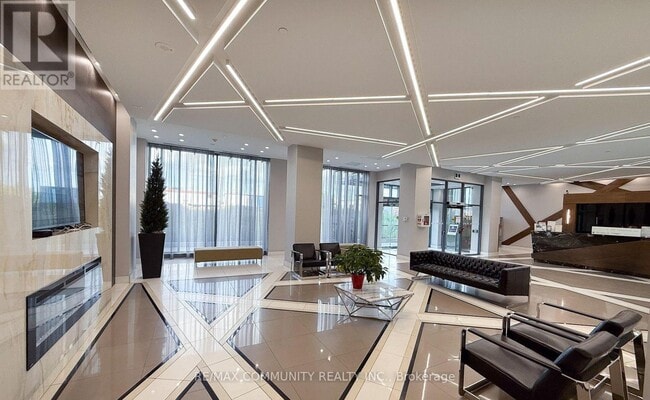 Photo du bâtiment - 5033 Four Springs Ave