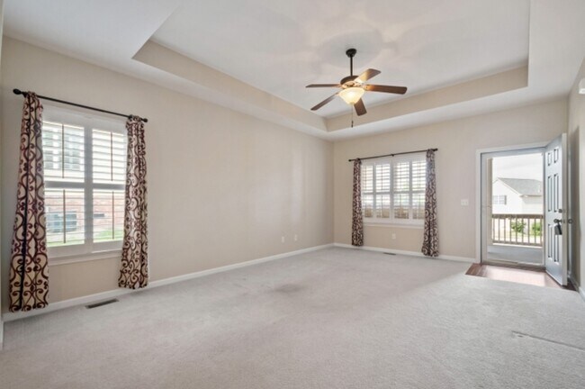 Building Photo - 653 Nevins Pl