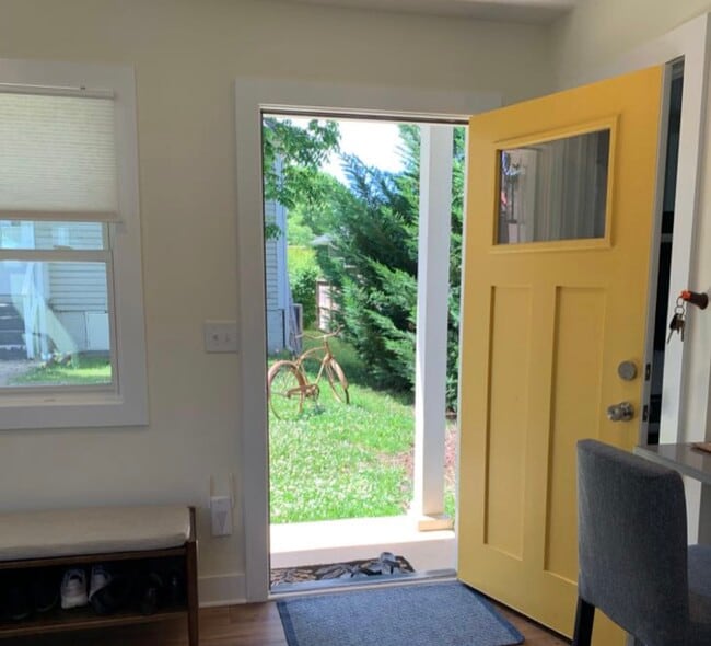 Foto del edificio - 1302 W Club Blvd