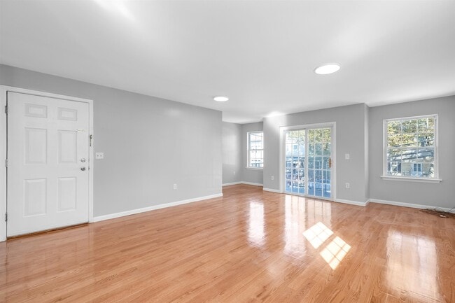 Building Photo - 275 Danforth Ave