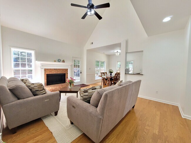 Building Photo - 105 Pine Shoals Trl