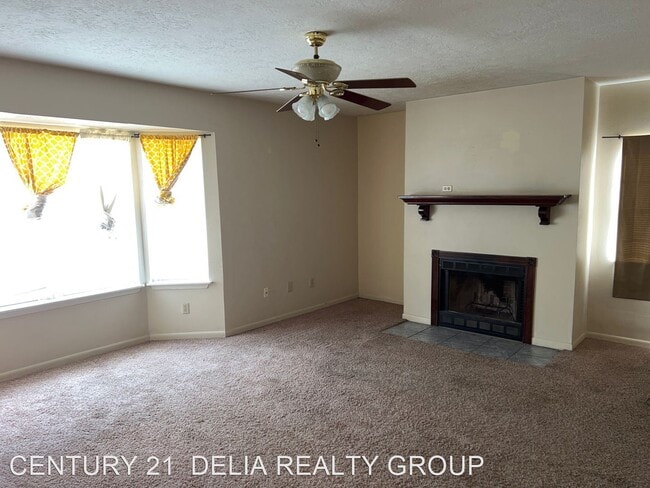 Building Photo - 3 br, 2 bath House - 909 Hickory St.