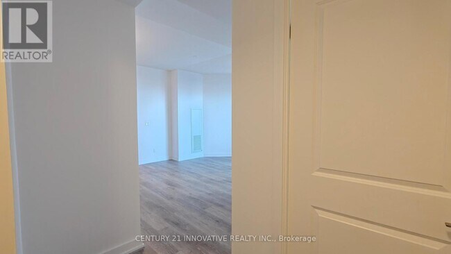 Photo du bâtiment - 1010 Sandy Beach Rd