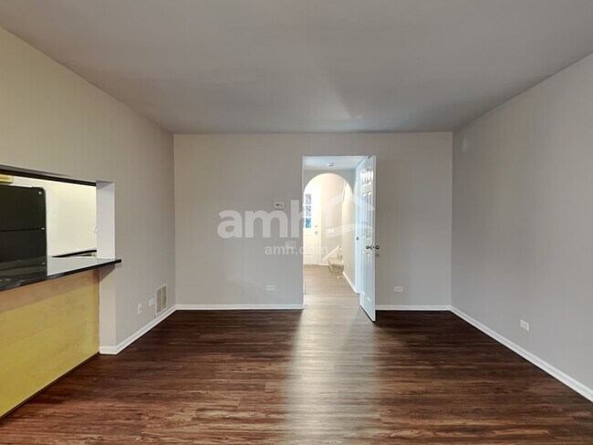 Building Photo - 205 Port Royal Cir