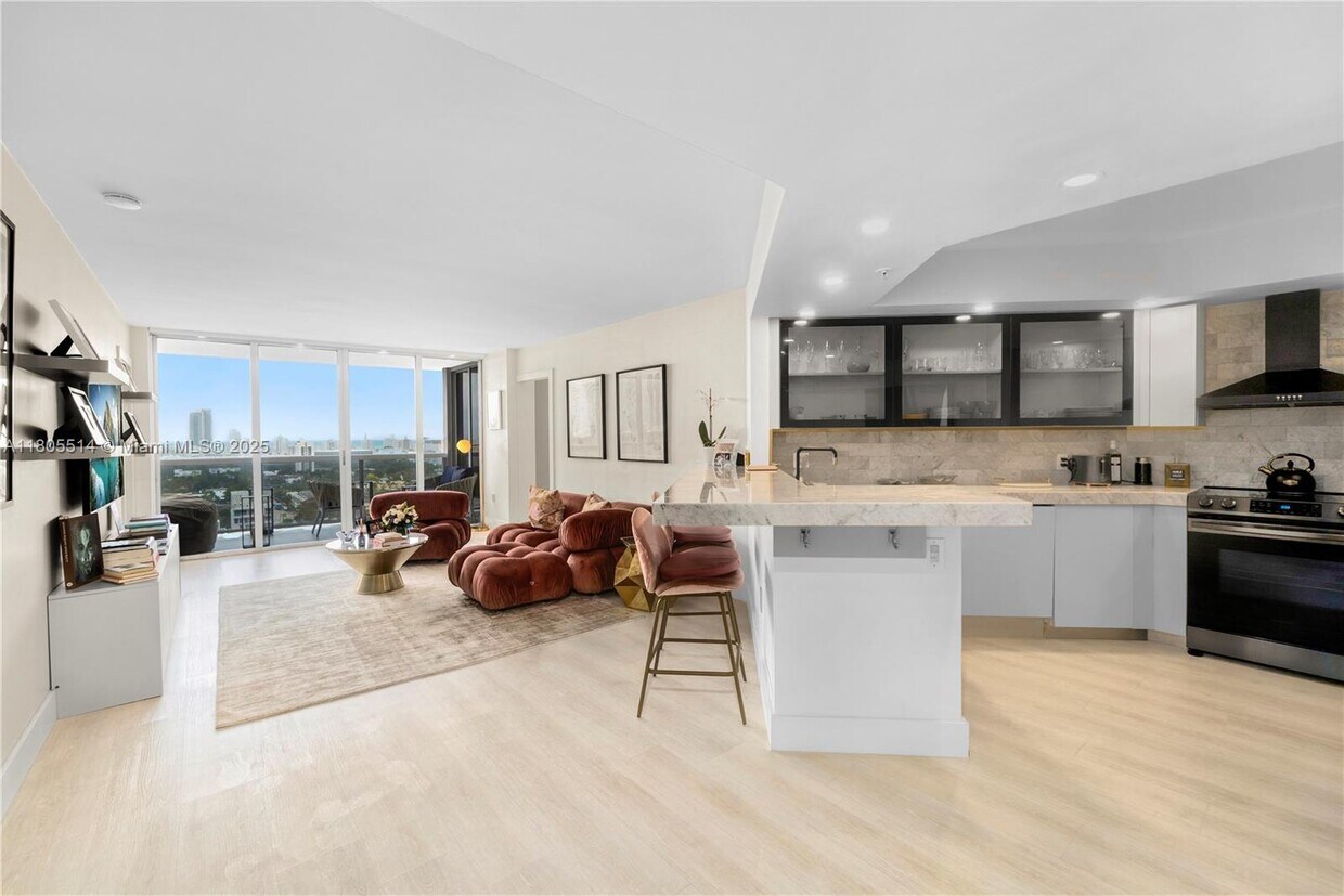 Foto principal - 1900 Sunset Harbour Dr