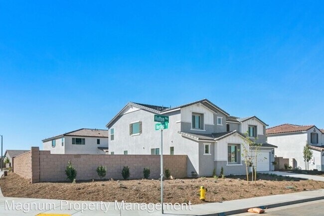 Building Photo - 7 br, 4.5 bath House - 32929 Hutton Way