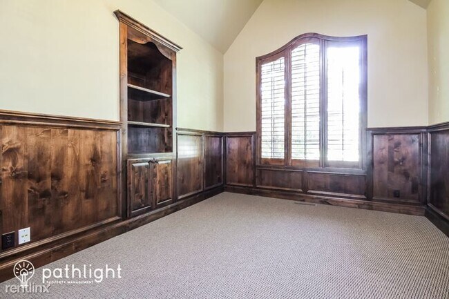 Foto del edificio - 4 br, 4.5 bath House - 3016 Balmoral Dr UNIT