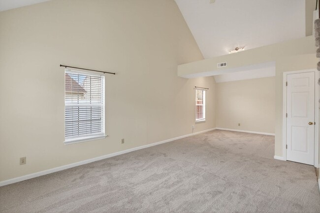 Building Photo - Hampton’s Westview Lakes