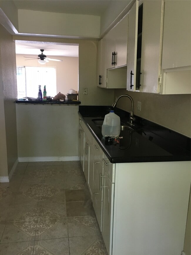 Foto del edificio - 7952 Grove Ridge Dr