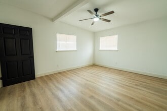 Building Photo - 1402 Bayou Shore Dr