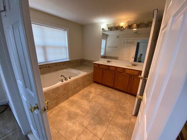 Building Photo - 13612 Venturi Ln