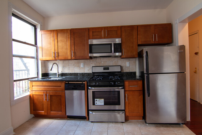 Kitchen - 101 Audubon Ave