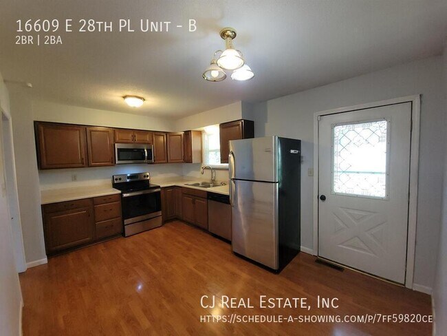 Foto del edificio - 16609 E 28th Pl