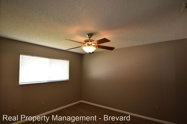 Foto del edificio - 620 Ridge Club Dr