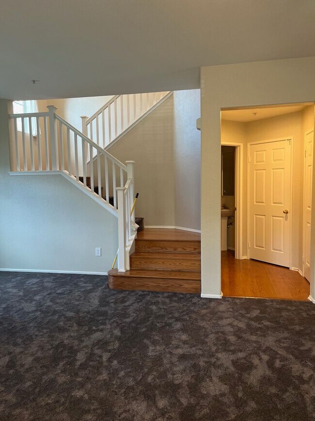 Building Photo - 3 Bedroom 2 1/2 bath Murrieta Townhome