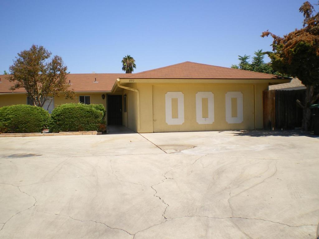 Primary Photo - 880 Evergreen St