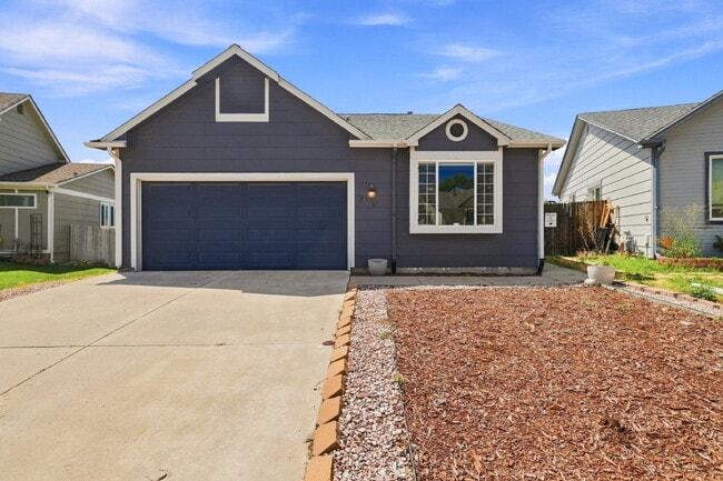 $2,145.95 - 3-bed, 2-bath located in Colorado Springs with a Washer and Dryer. - $2,145.95 - 3-bed, 2-bath located in Colorado Springs with a Washer and Dryer. Apartment
