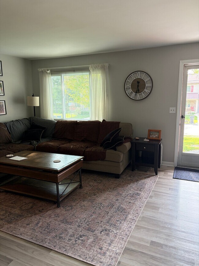 Foto del edificio - 7252 Thomas Dr