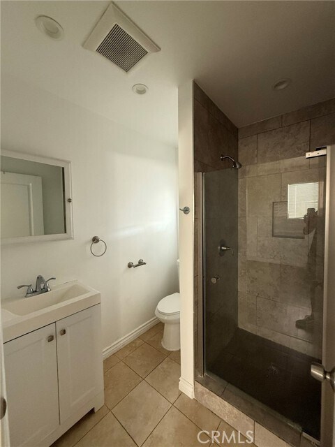 Foto del edificio - 7053 Lindley Ave