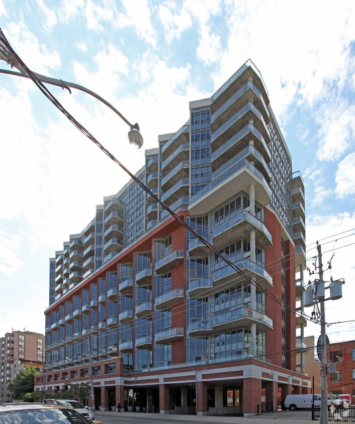 Primary Photo - 255 Richmond St E