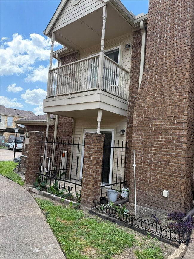 Building Photo - 3600 Jeanetta St