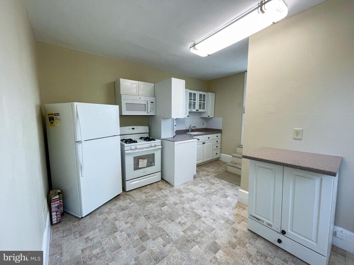 Foto principal - 826 Wheaton Ave