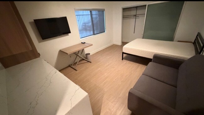 Building Photo - 11665 Mayfield Ave