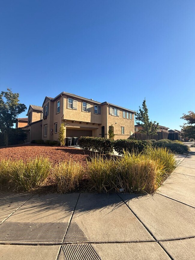 Foto del edificio - 2261 Hancock Dr