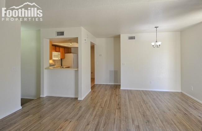 Building Photo - 4273 N River Grove Cir