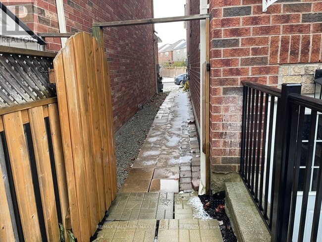 Building Photo - 3869 Mayla Dr