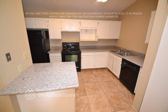 Building Photo - 6432 W Christy Dr