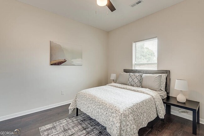 Foto del edificio - Room in House on Fair St SW