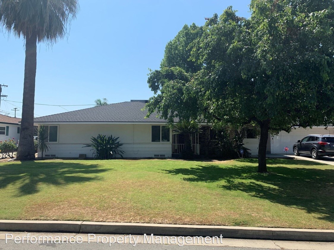 Primary Photo - 3 br, 2 bath House - 1815 Country Club dr