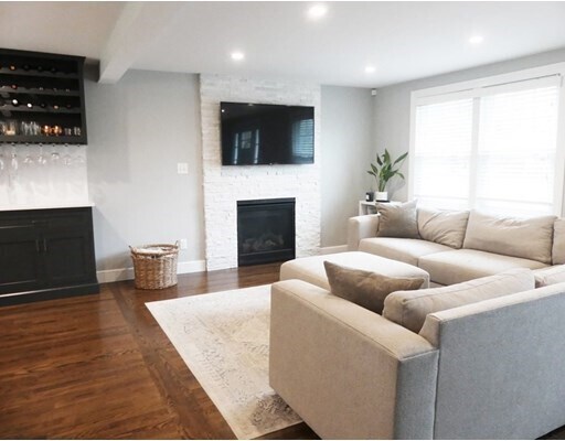 Building Photo - 30 Elmbrook Rd