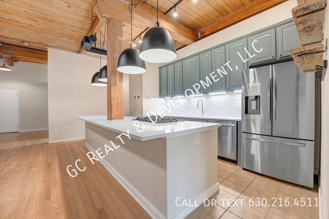 Foto del edificio - 2804 N Lakewood Ave