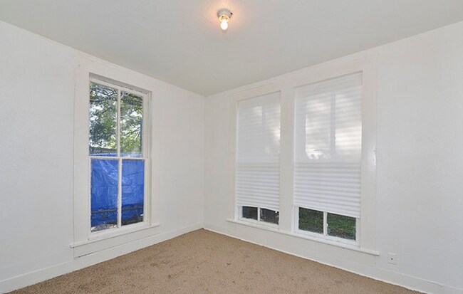 Building Photo - 113 S Olive St